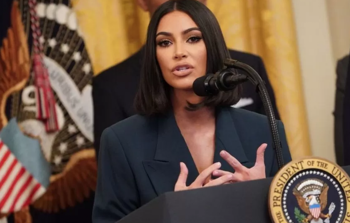 Kim Kardashian dominates legal trivia round against Hillary Clinton