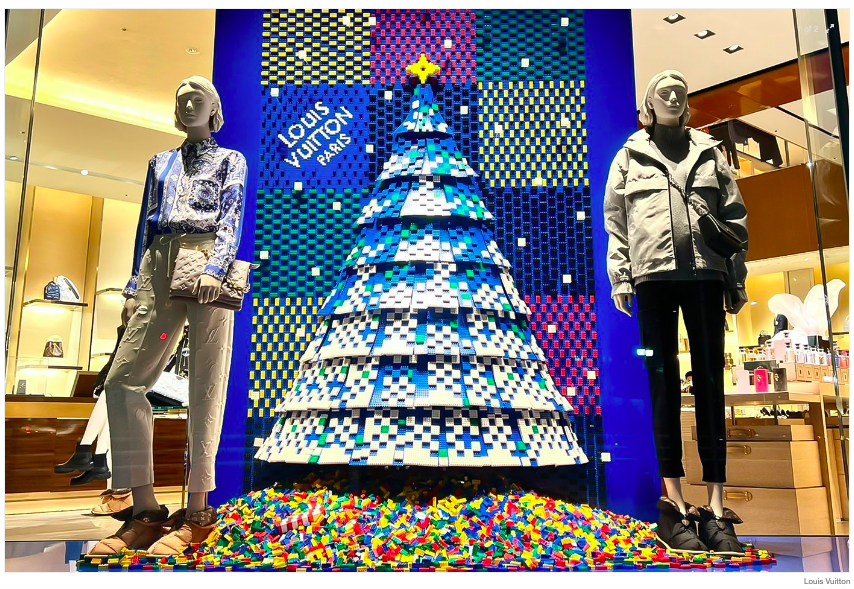 Have You Checked Out Louis Vuitton's Latest Window Display? Stunning I Say!  in 2023