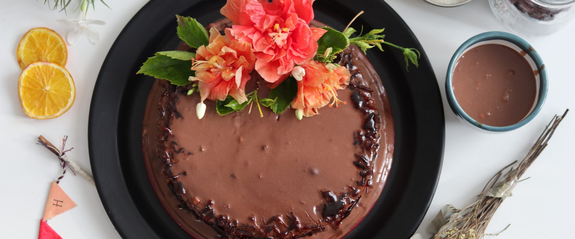 Fudgy flourless, sugar-free chocolate cake