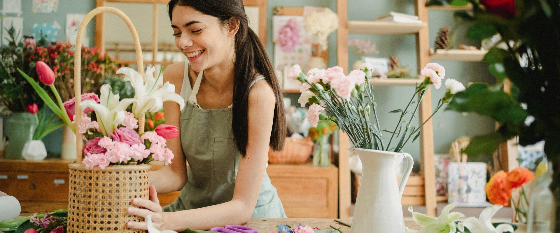 Your weekend DIY project: hanging flower baskets