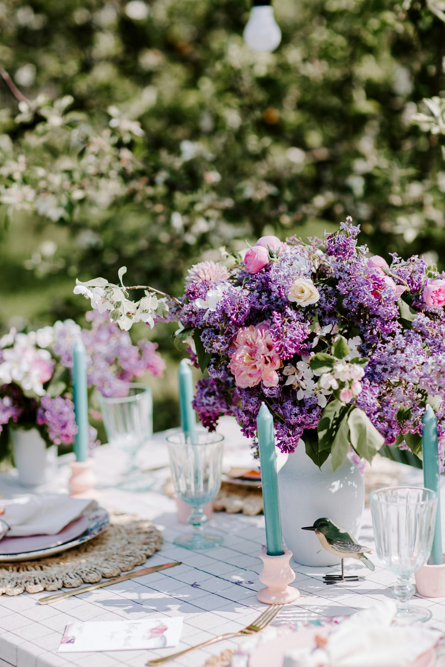 floral table setting