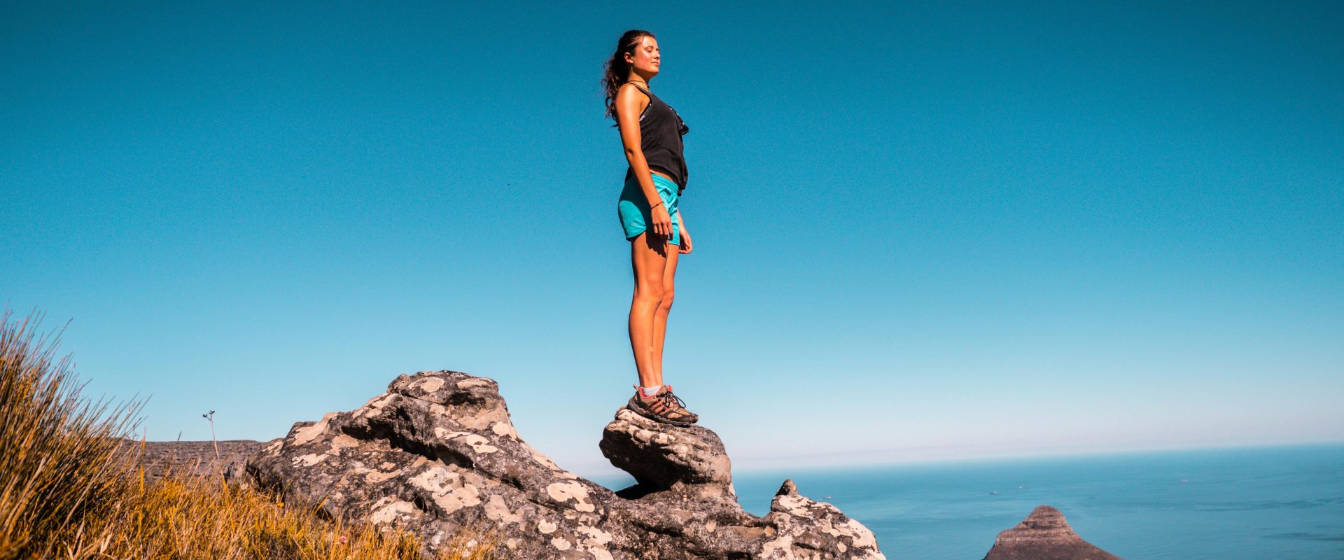 Women’s hiking shoes for wet terrains